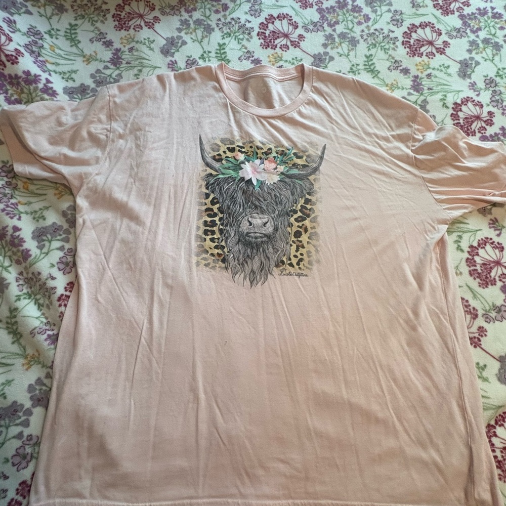 Women's Blush Highland Cow Graphic Tee